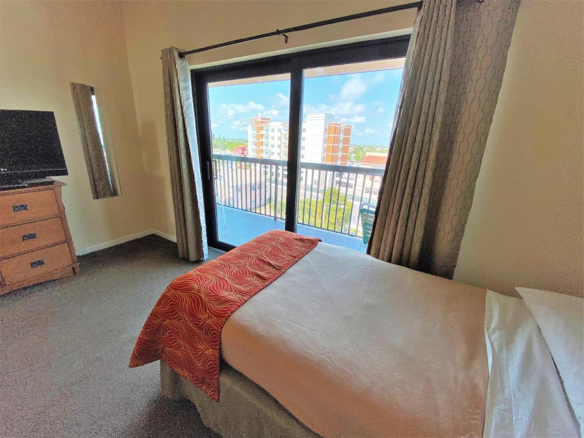 All Seasons Vacation Resort By Liberte Madeira Beach Eksteriør billede